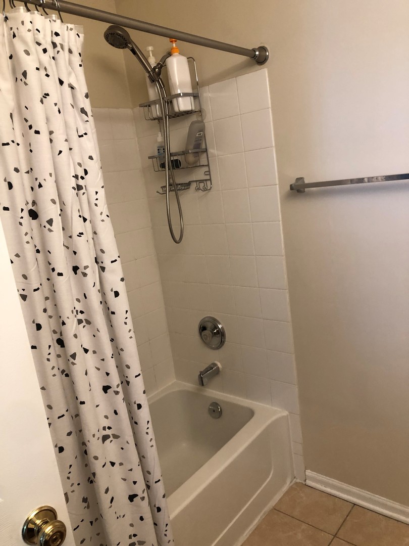 2911 Stockton Court, Naperville, IL 60564