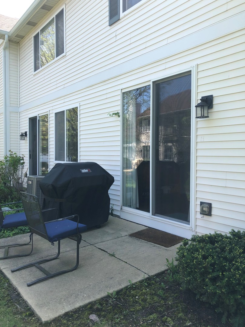 2911 Stockton Court, Naperville, IL 60564