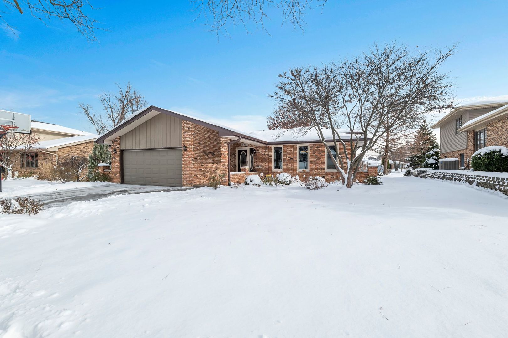 66 Timberline Drive, Lemont, IL 60439