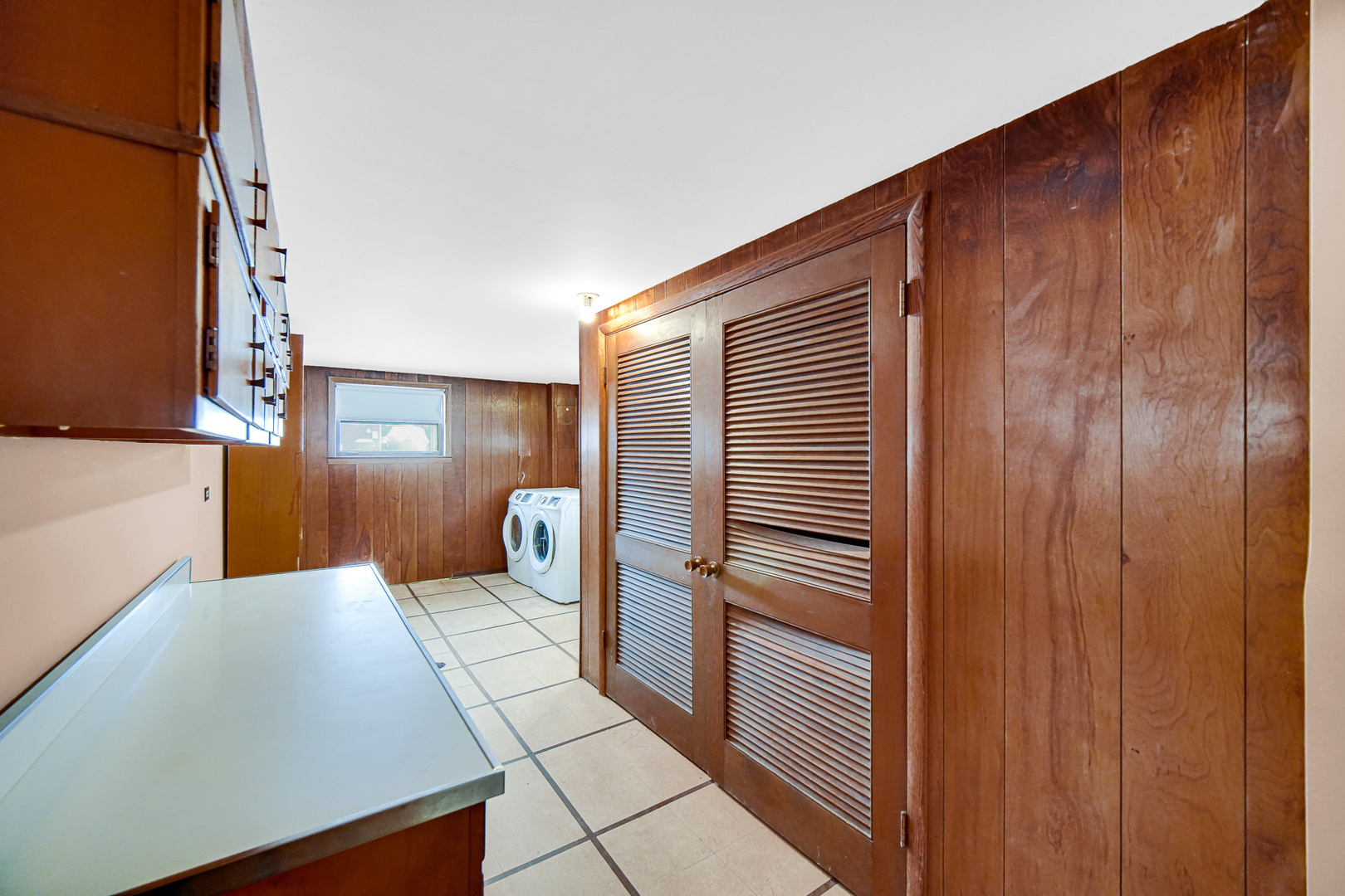 9620 S Keeler Avenue, Oak Lawn, IL 60453