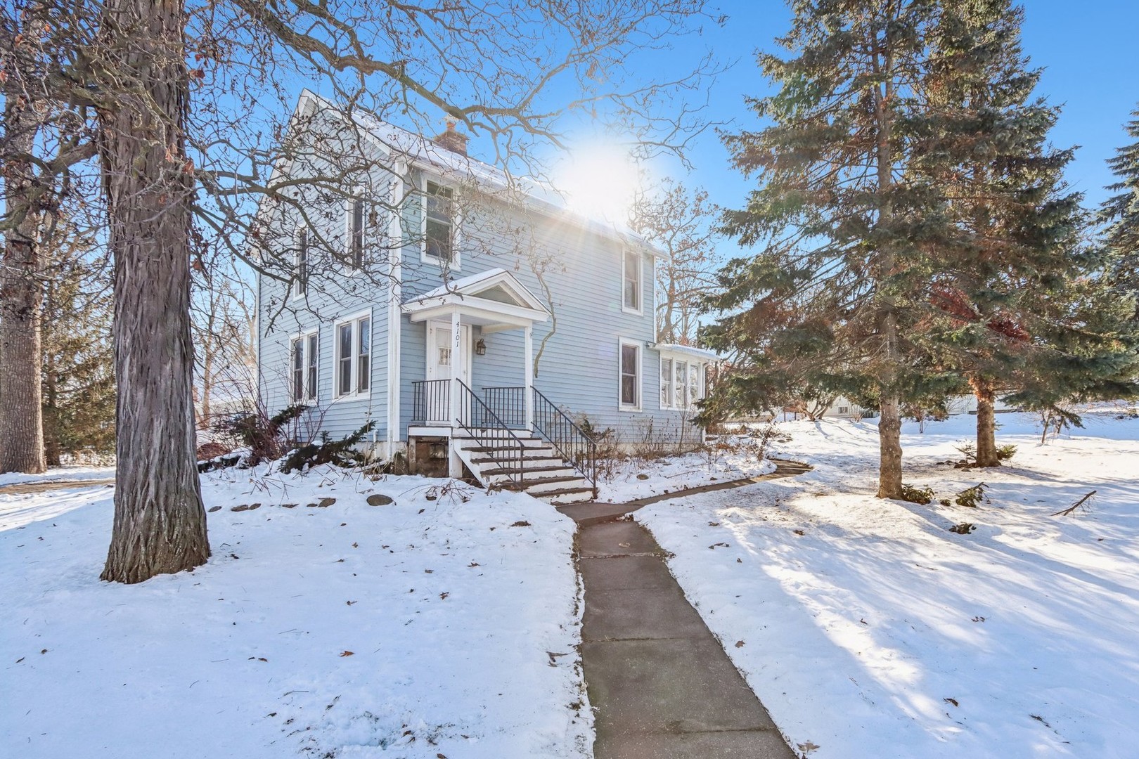 4101 Crestwood Street, McHenry, IL 60050