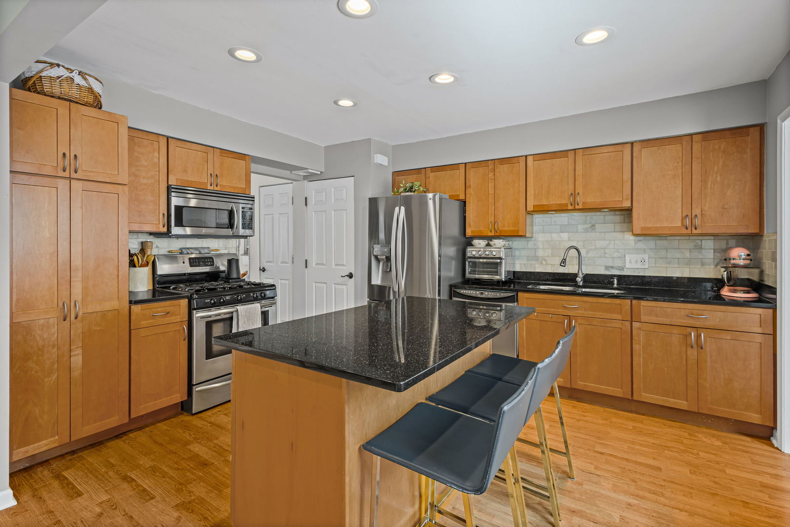 42 W Taylor Road, Lombard, IL 60148