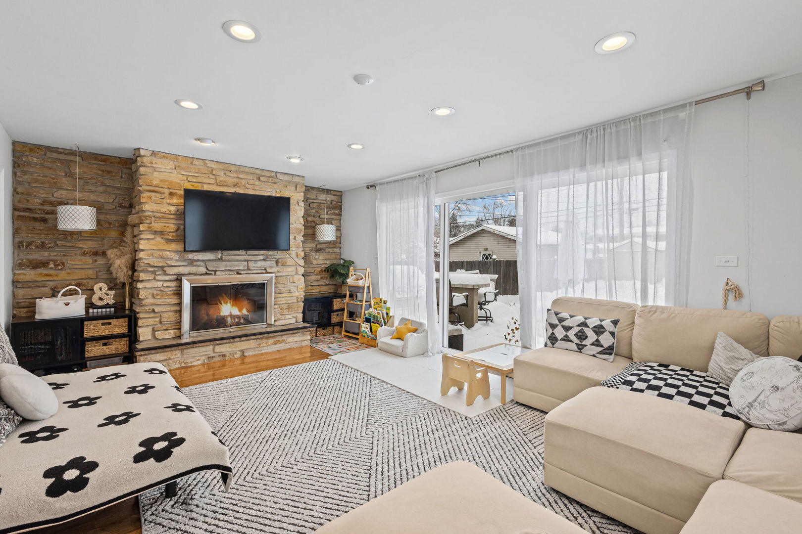 42 W Taylor Road, Lombard, IL 60148