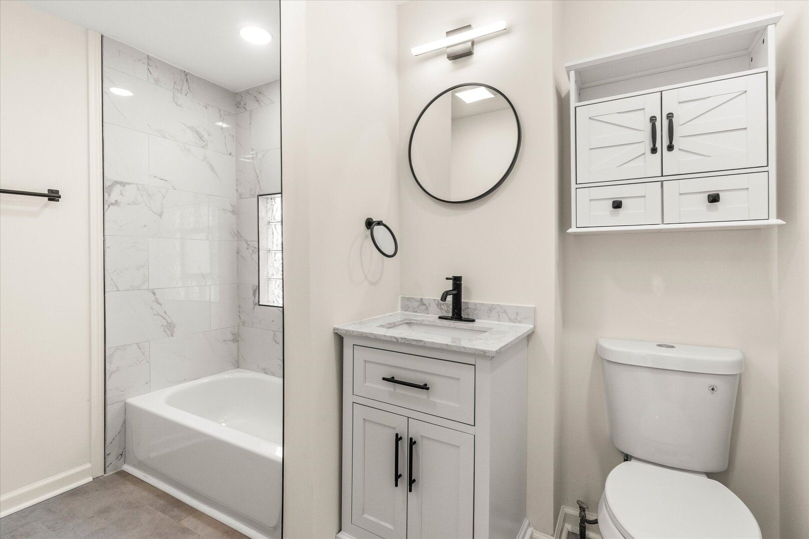 332 North Avenue, Aurora, IL 60505