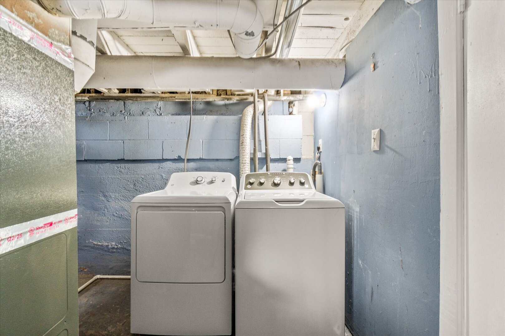 332 North Avenue, Aurora, IL 60505