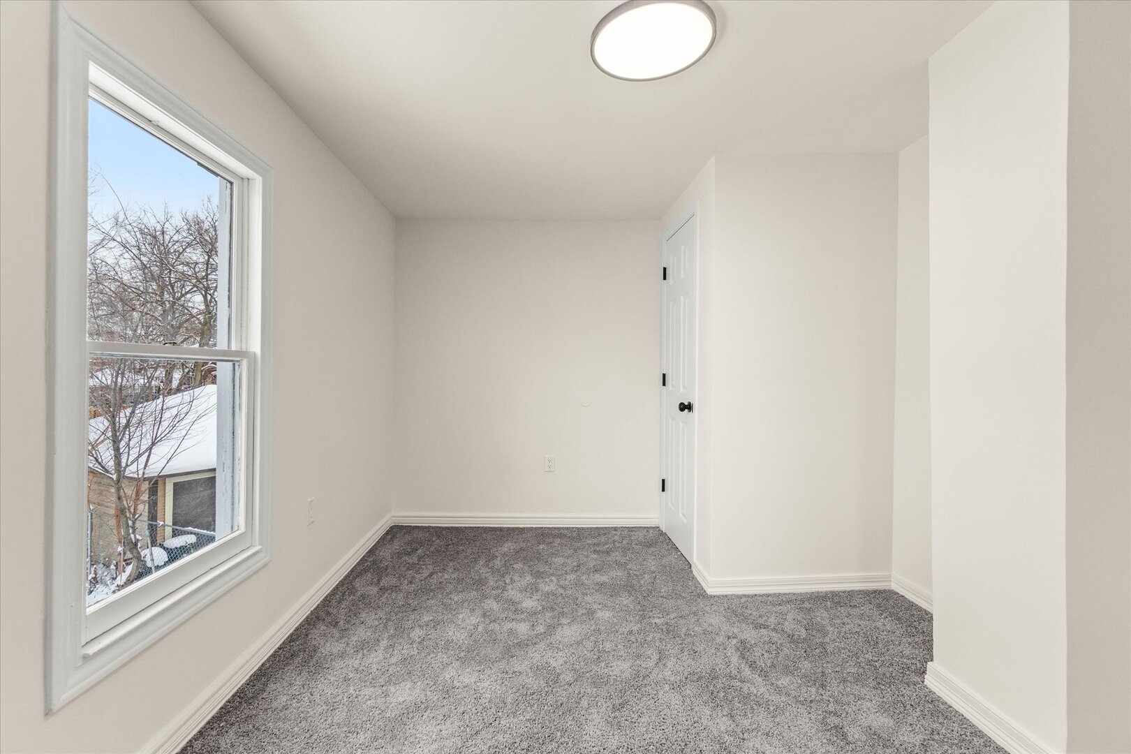 332 North Avenue, Aurora, IL 60505