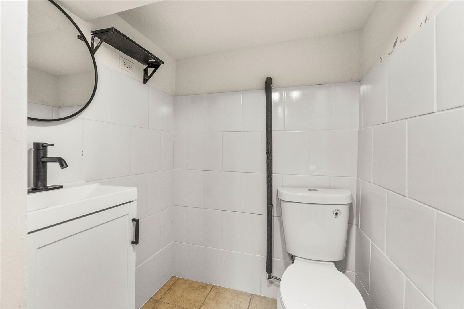 332 North Avenue, Aurora, IL 60505