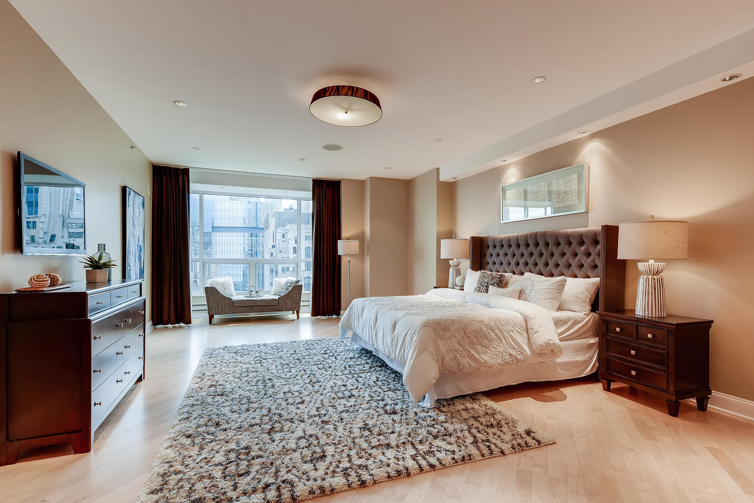 270 E Pearson Street #1402, Chicago, IL 60611