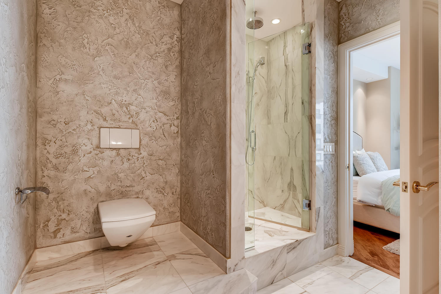 270 E Pearson Street #1402, Chicago, IL 60611