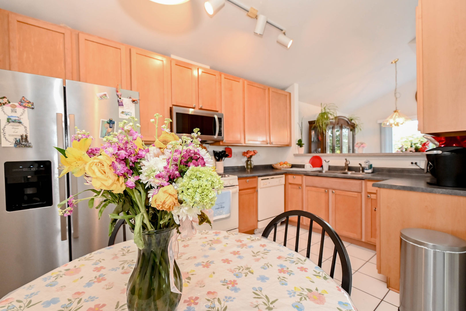 714 S Rosehall Lane, Round Lake, IL 60073