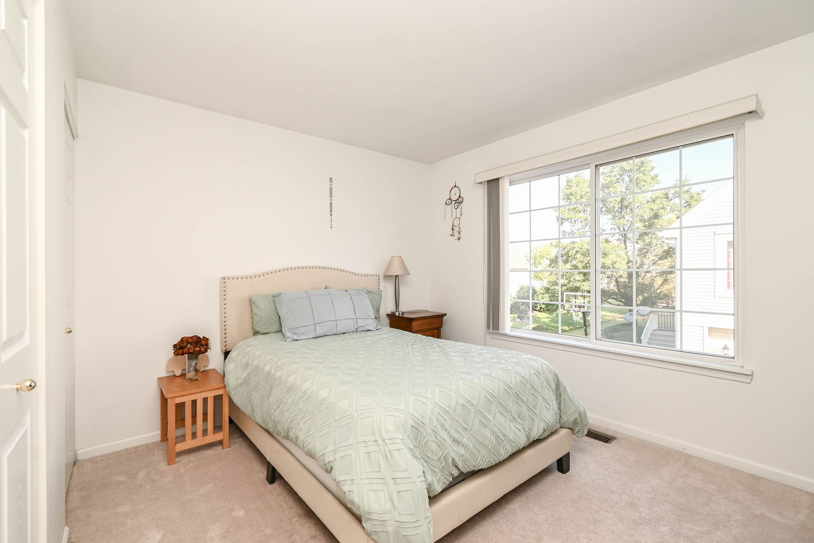 714 S Rosehall Lane, Round Lake, IL 60073