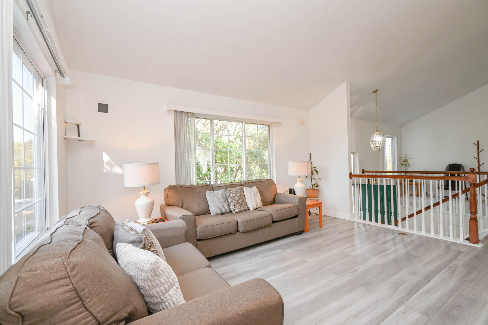 714 S Rosehall Lane, Round Lake, IL 60073