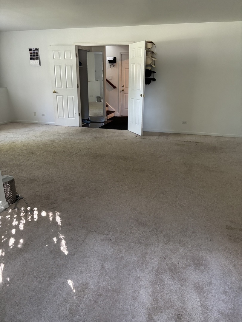 714 S Rosehall Lane, Round Lake, IL 60073