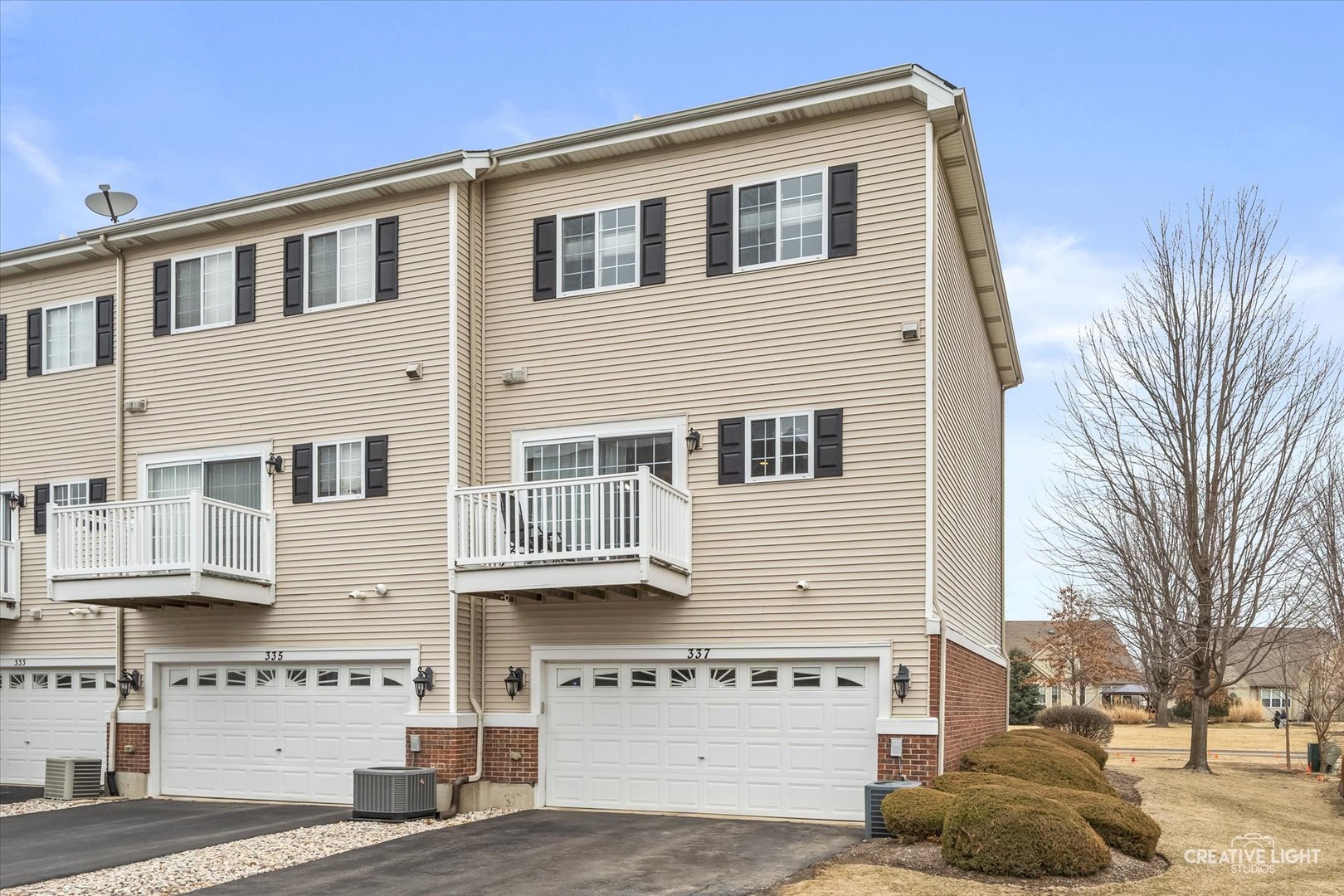 337 Lakeshore Drive, Oswego, IL 60543