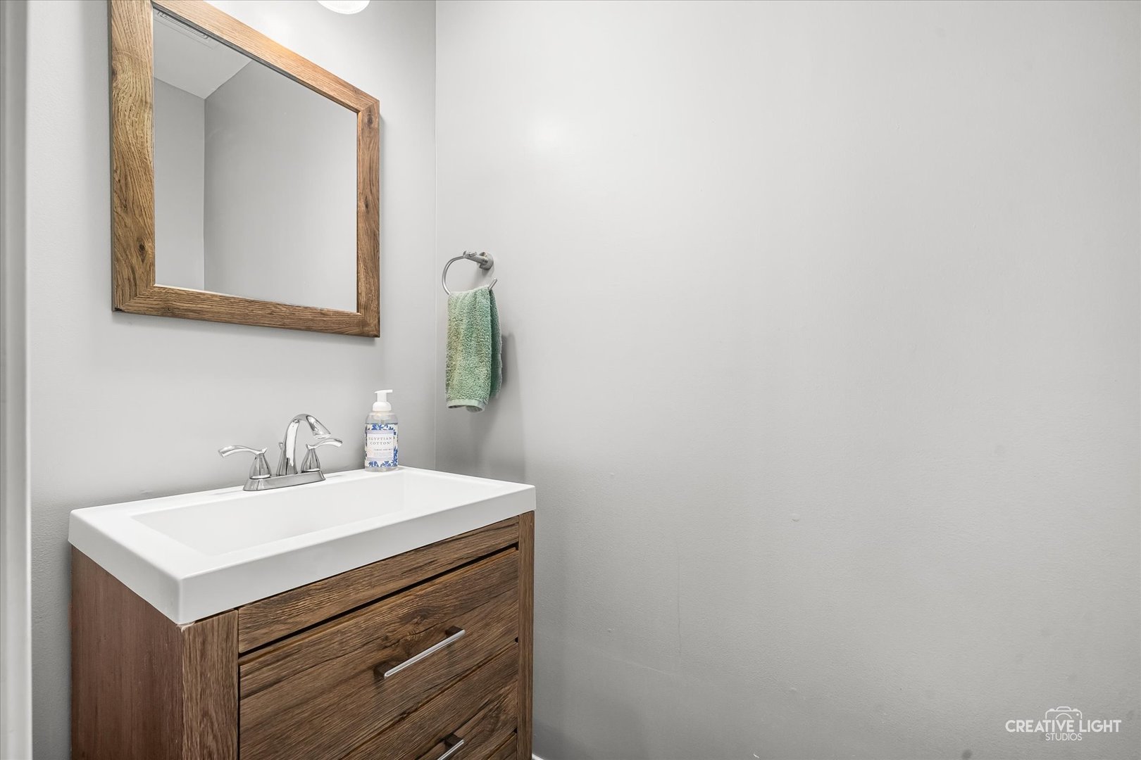 337 Lakeshore Drive, Oswego, IL 60543