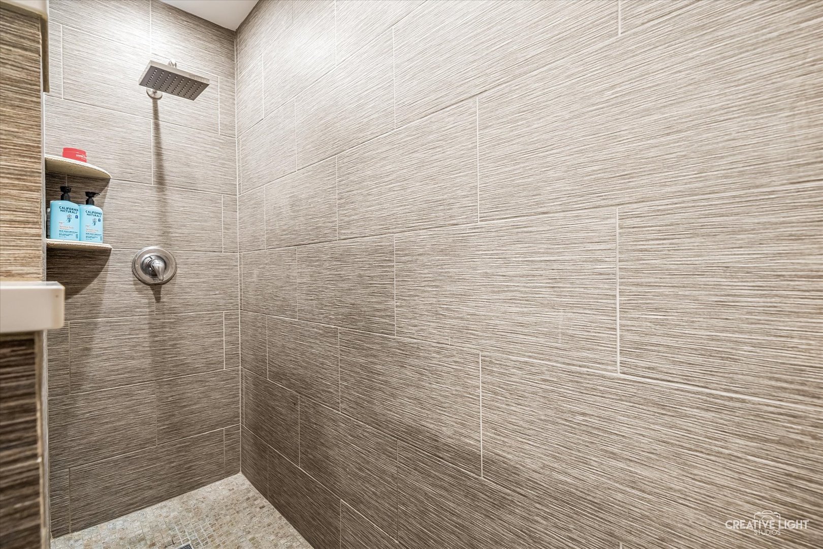 337 Lakeshore Drive, Oswego, IL 60543