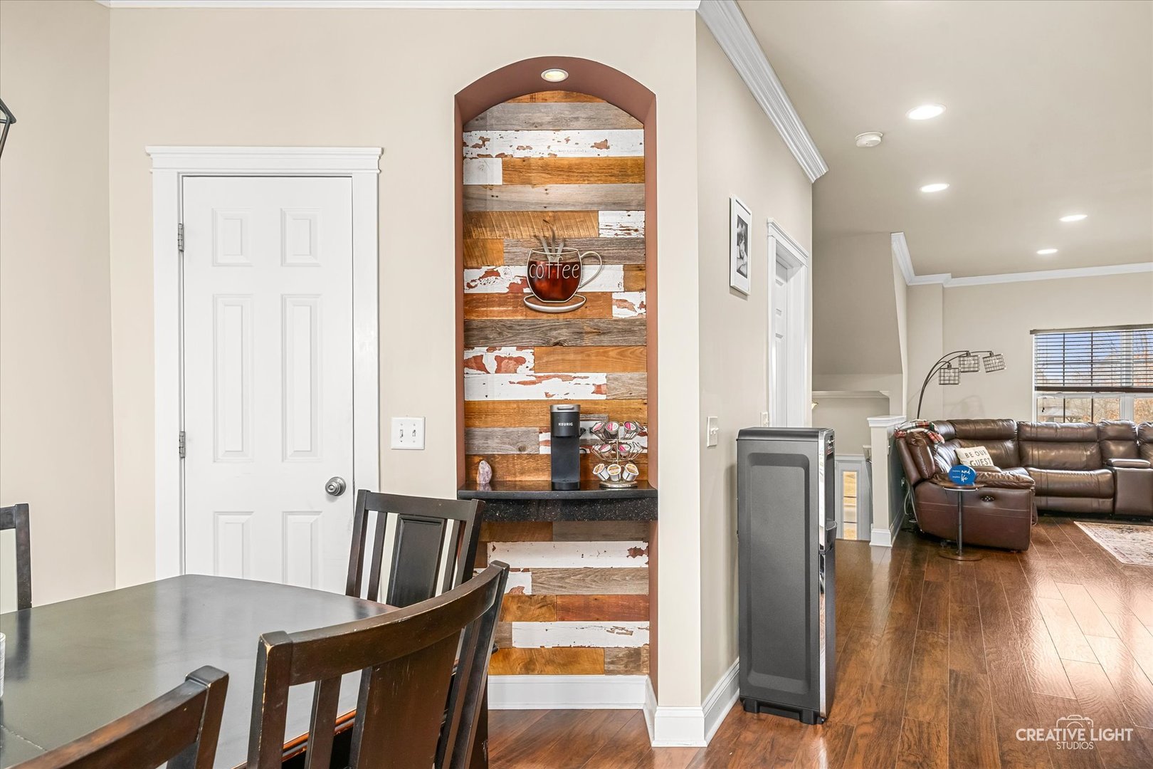 337 Lakeshore Drive, Oswego, IL 60543