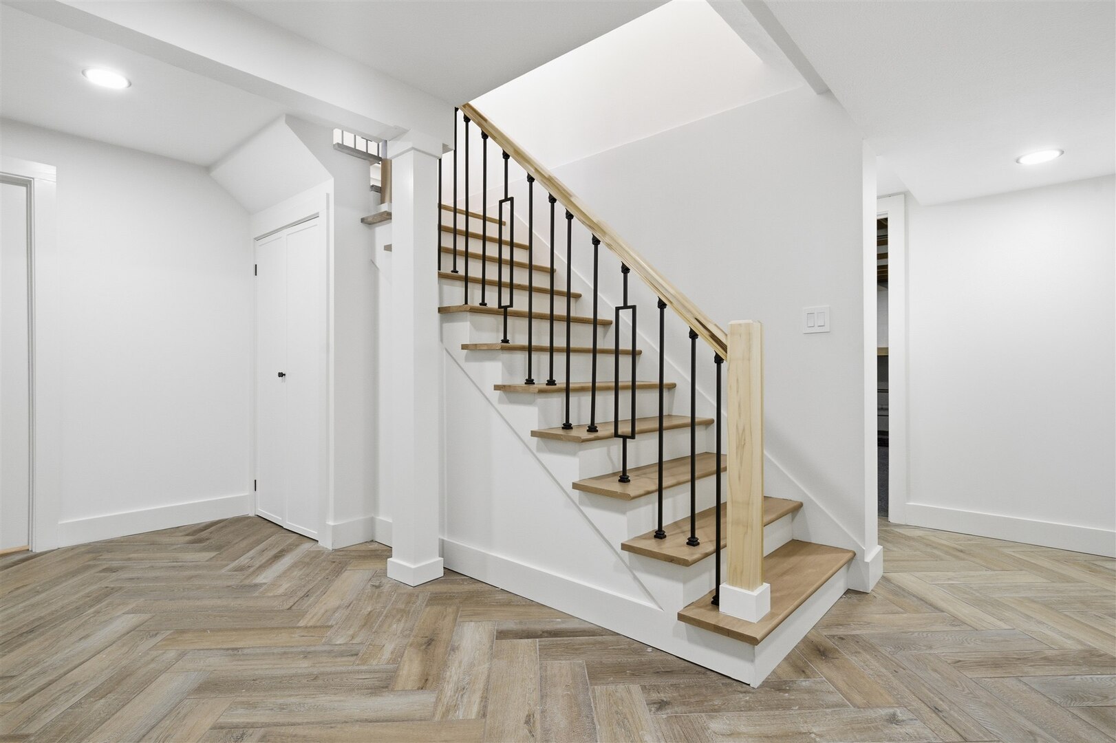 204 Parkview Drive, Bloomington, IL 61701