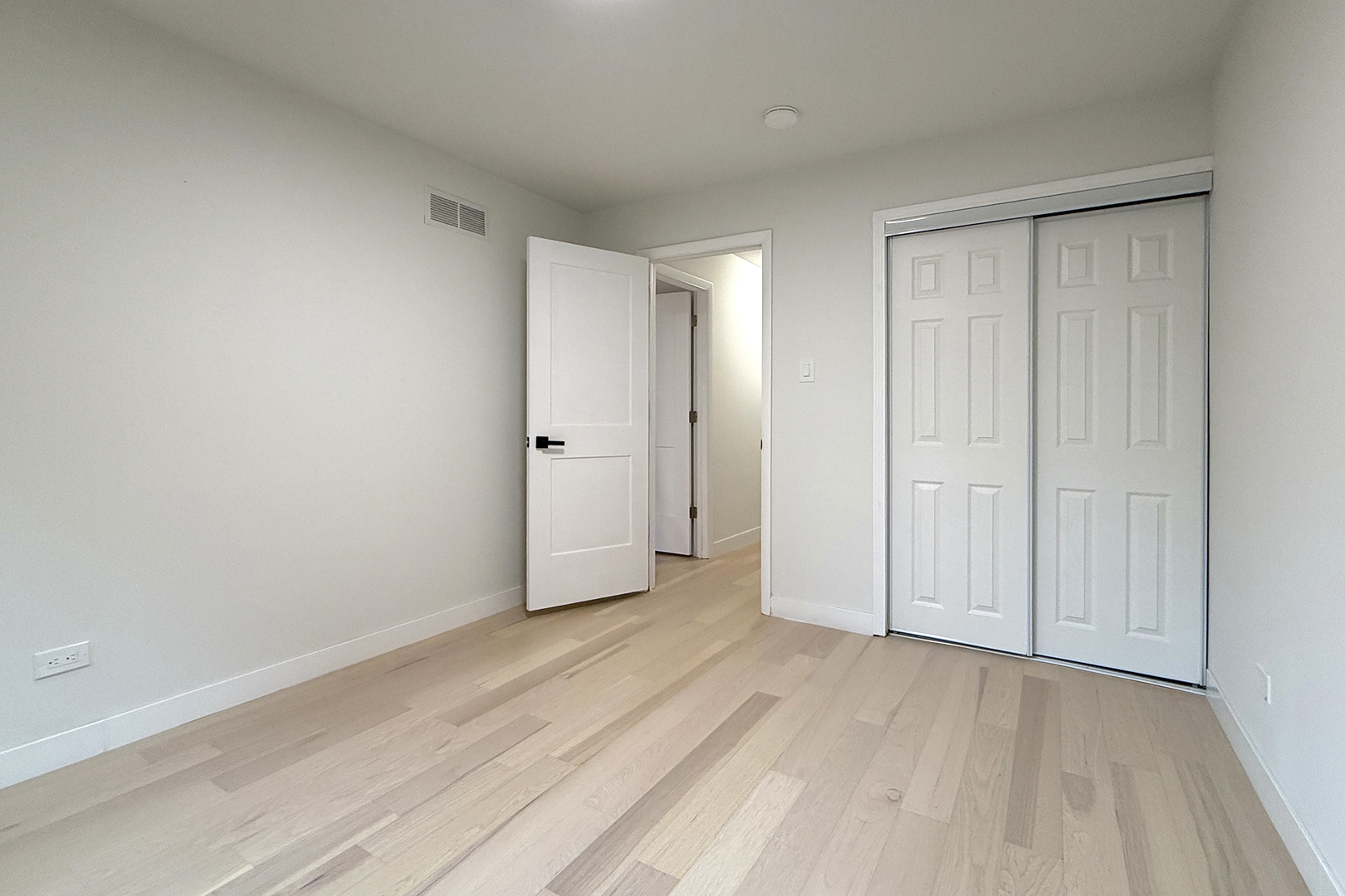 1703 N Burning Bush Lane, Mount Prospect, IL 60056