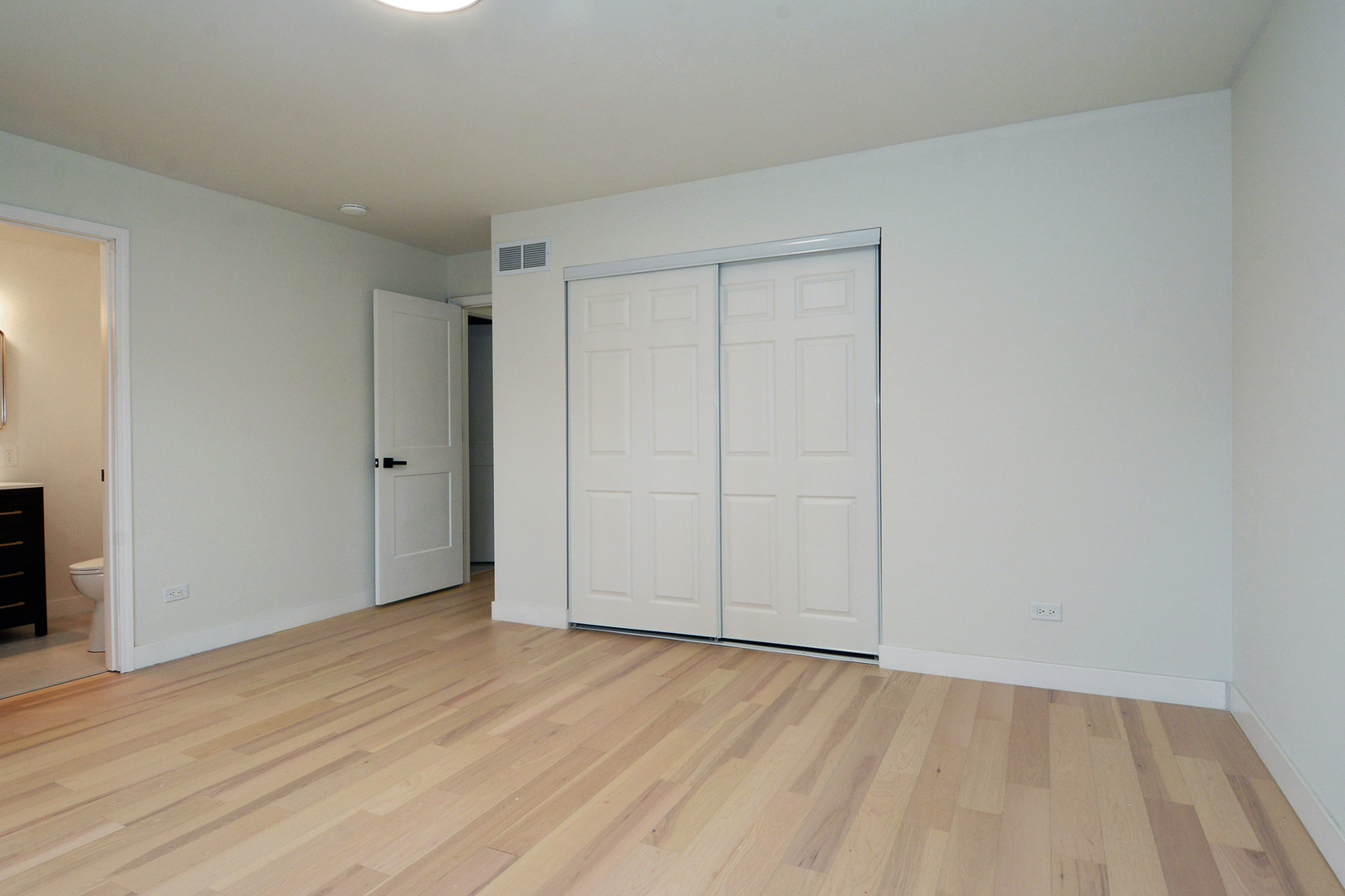 1703 N Burning Bush Lane, Mount Prospect, IL 60056