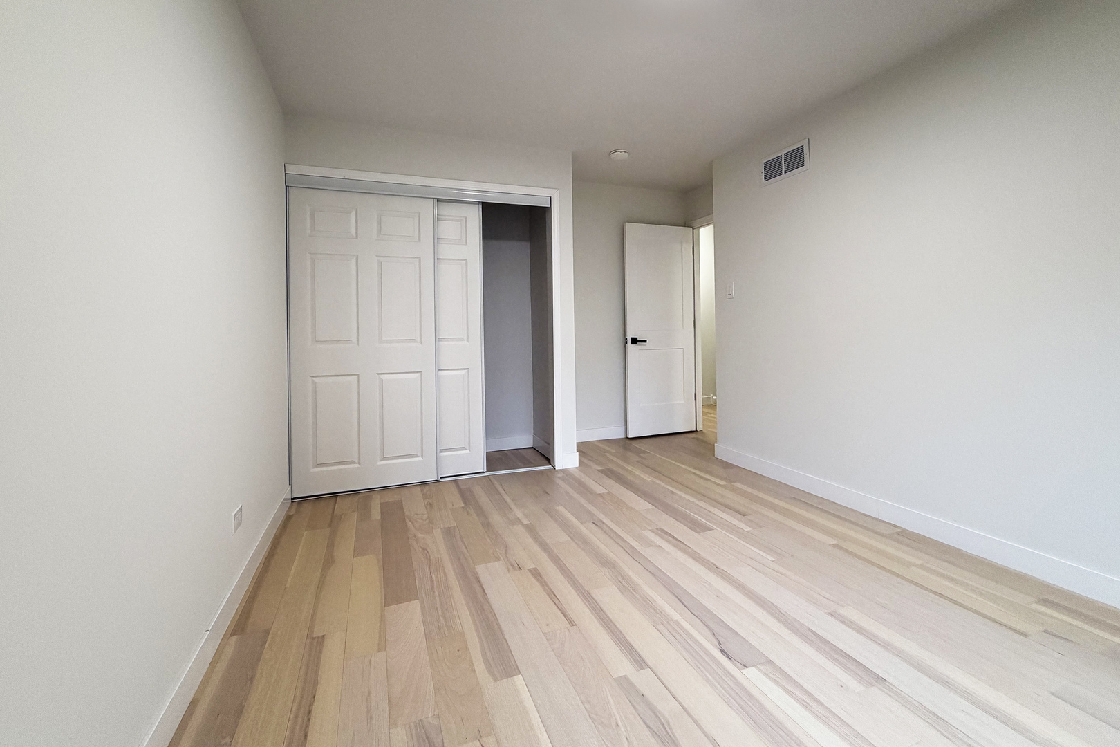 1703 N Burning Bush Lane, Mount Prospect, IL 60056