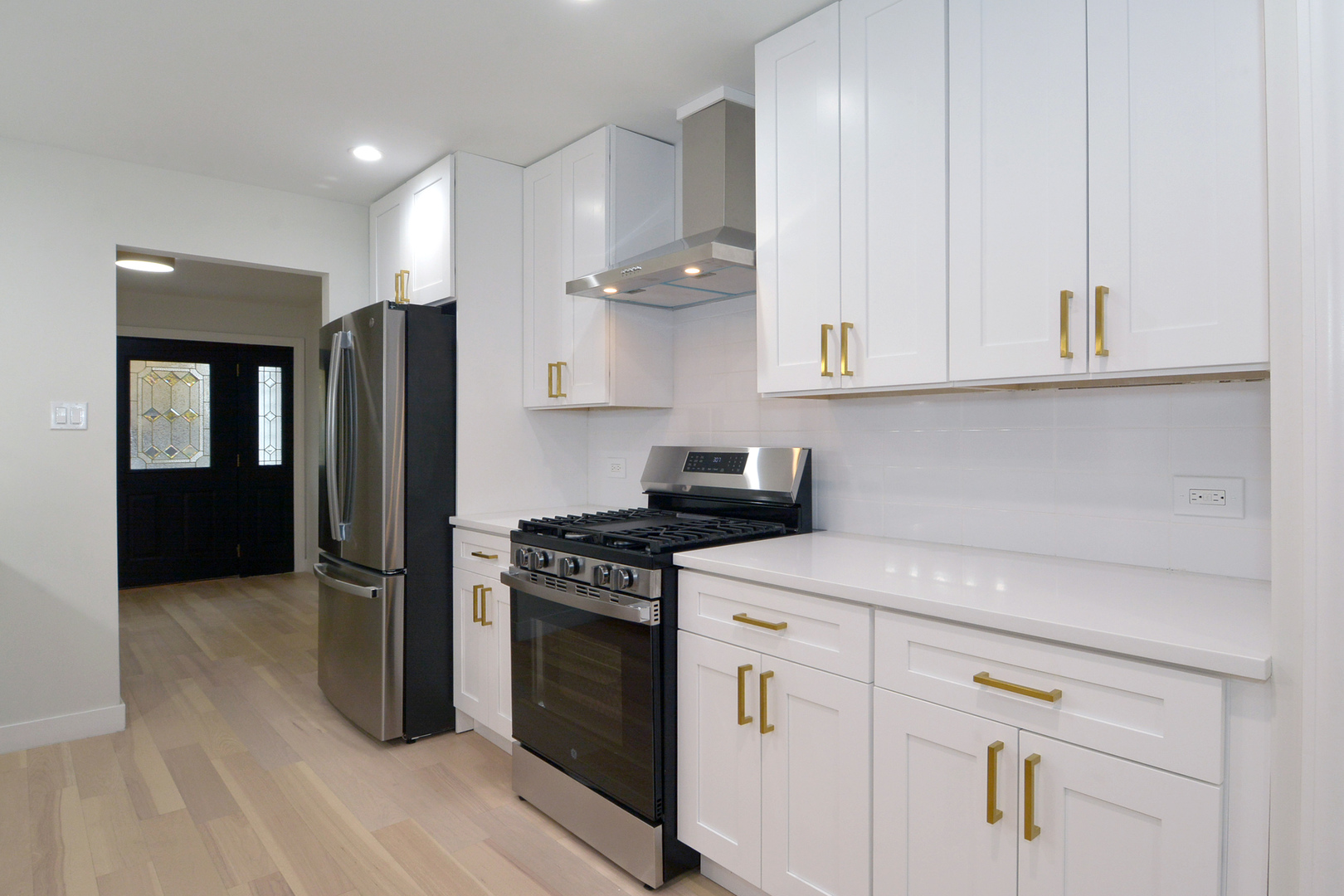 1703 N Burning Bush Lane, Mount Prospect, IL 60056