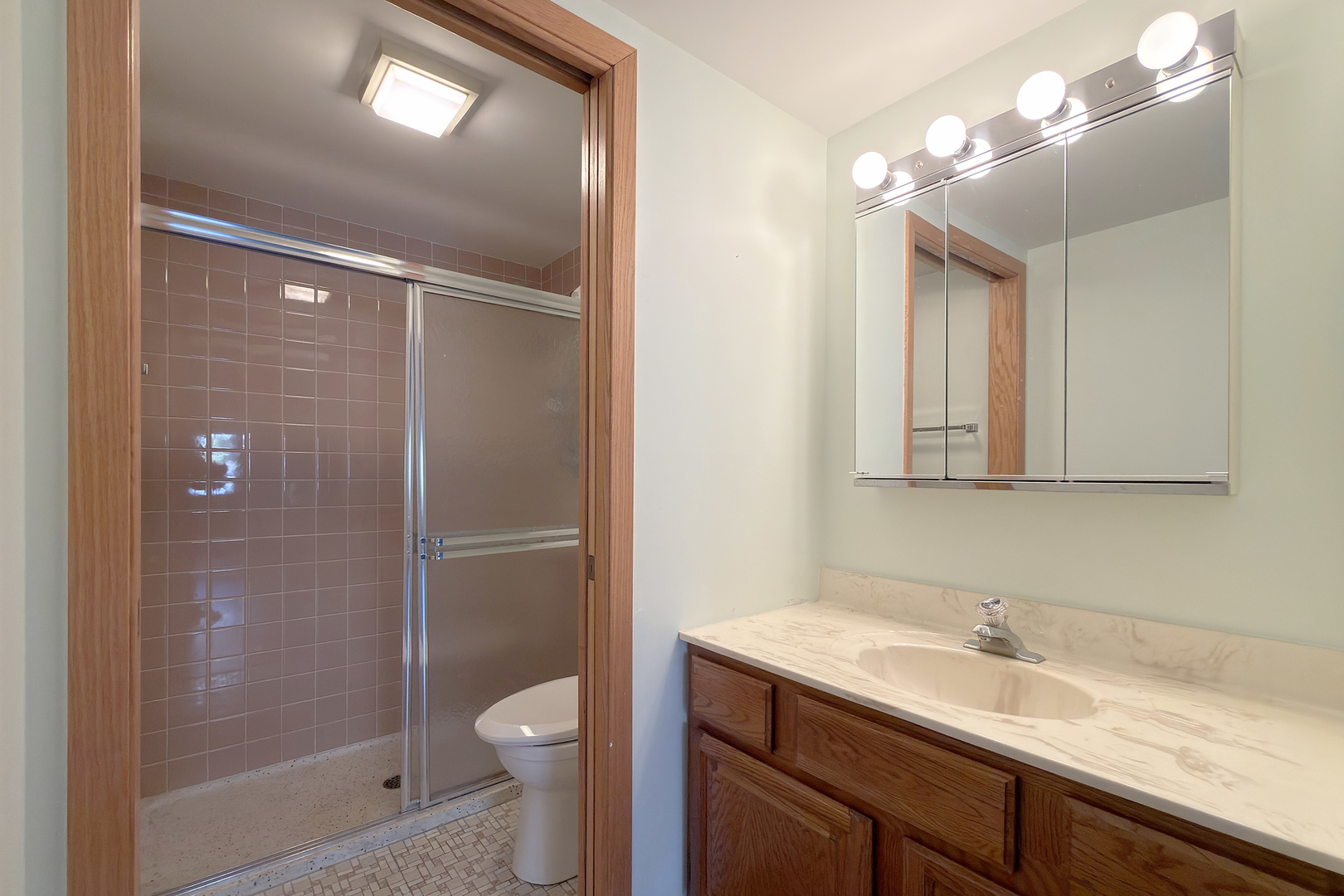 1365 Ashland Avenue #302, Des Plaines, IL 60016