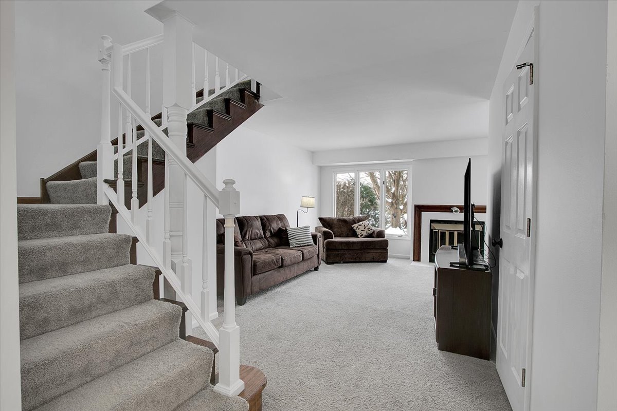 1537 LIGHTHOUSE Drive, Naperville, IL 60565