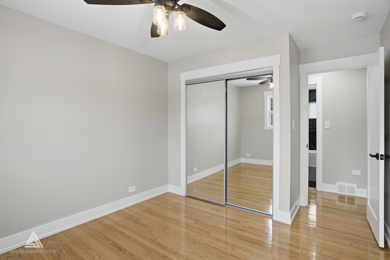 10738 S New England Avenue, Worth, IL 60482