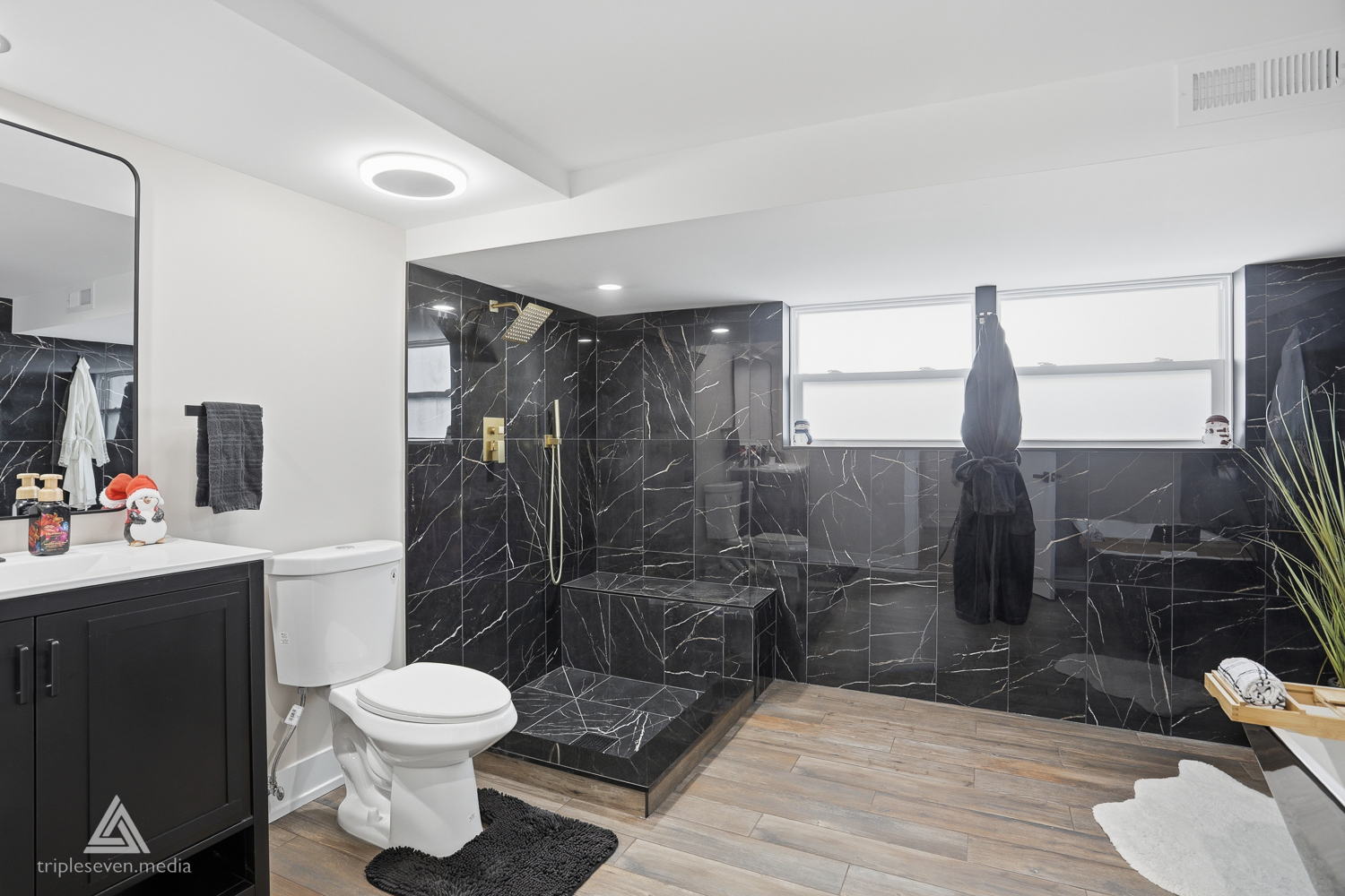 10738 S New England Avenue, Worth, IL 60482