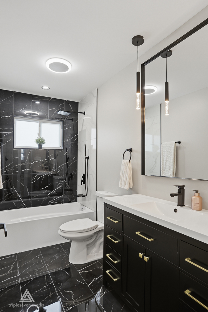 10738 S New England Avenue, Worth, IL 60482