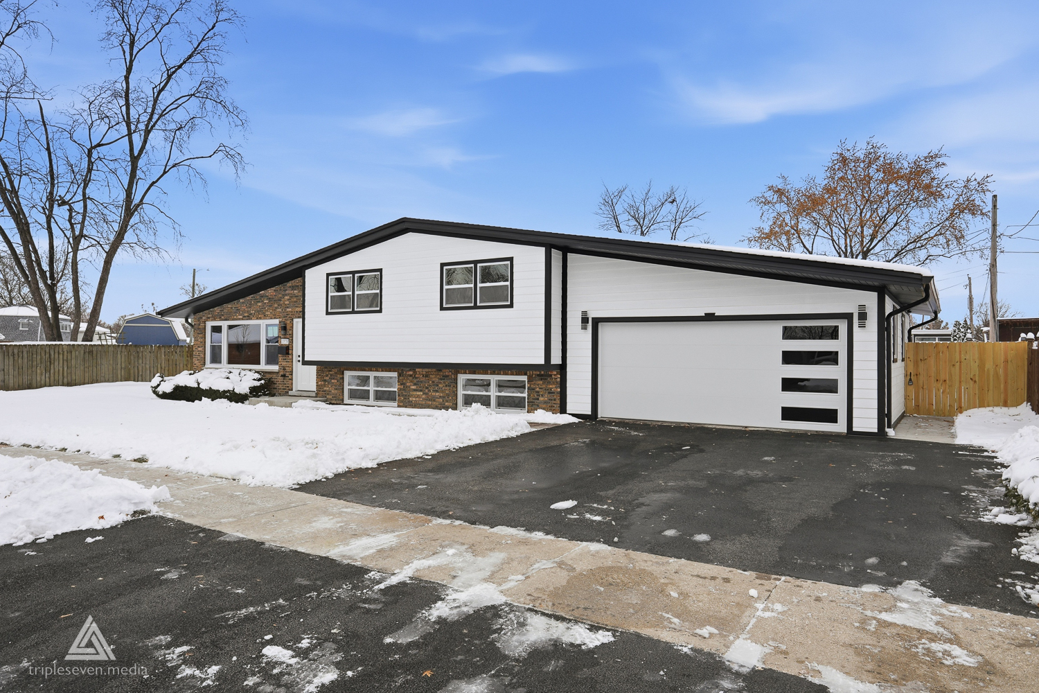 10738 S New England Avenue, Worth, IL 60482