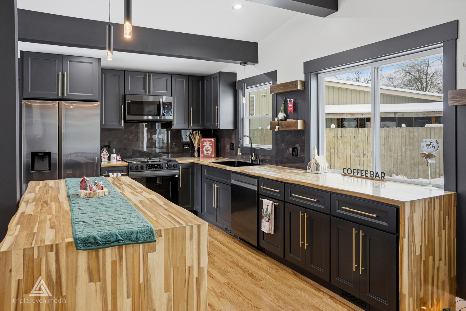 10738 S New England Avenue, Worth, IL 60482