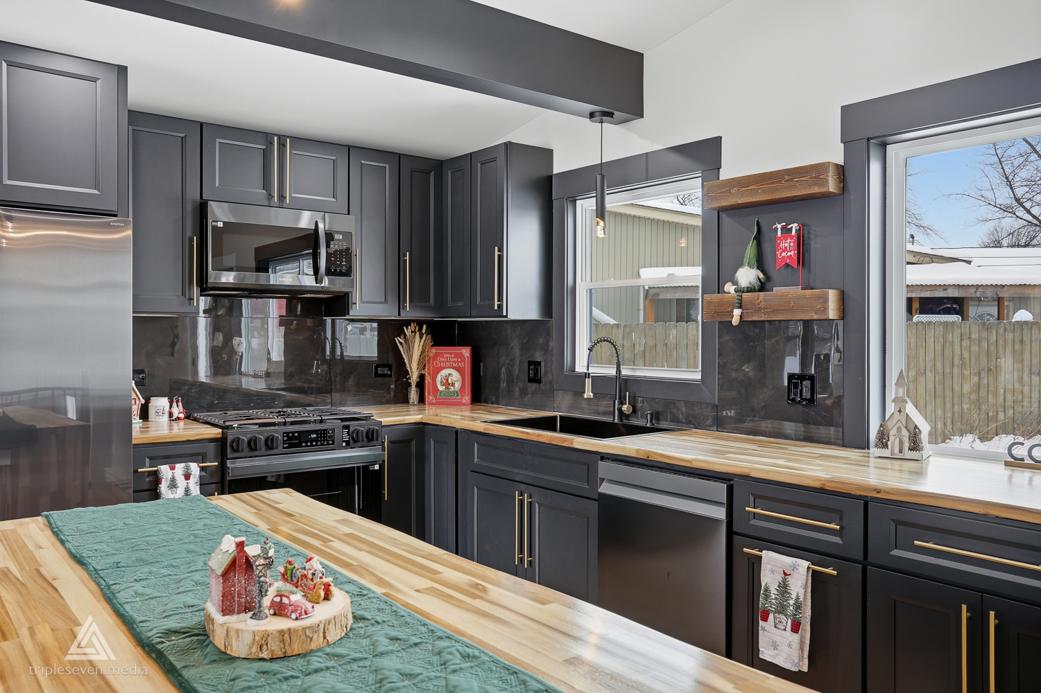 10738 S New England Avenue, Worth, IL 60482