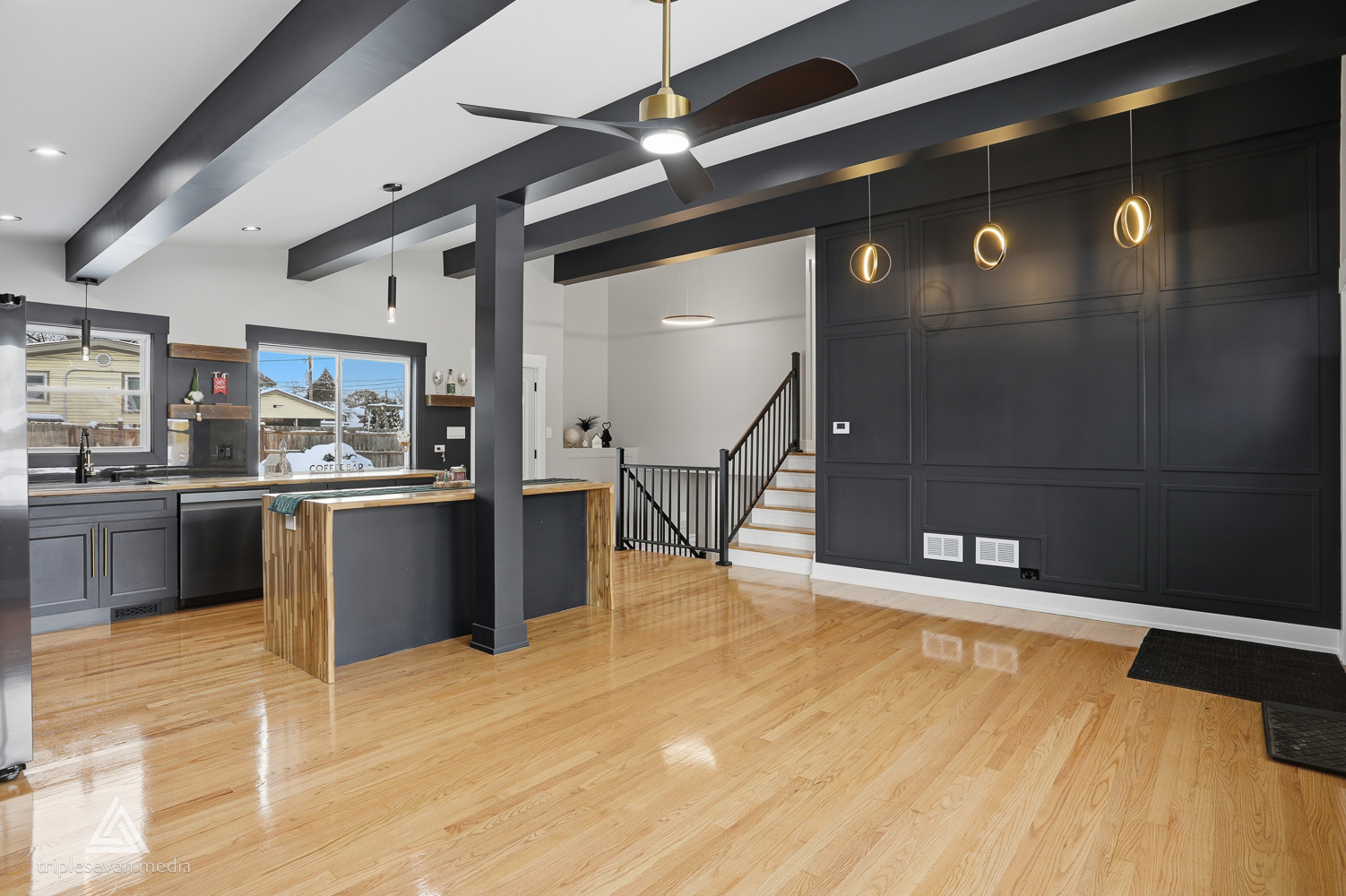 10738 S New England Avenue, Worth, IL 60482