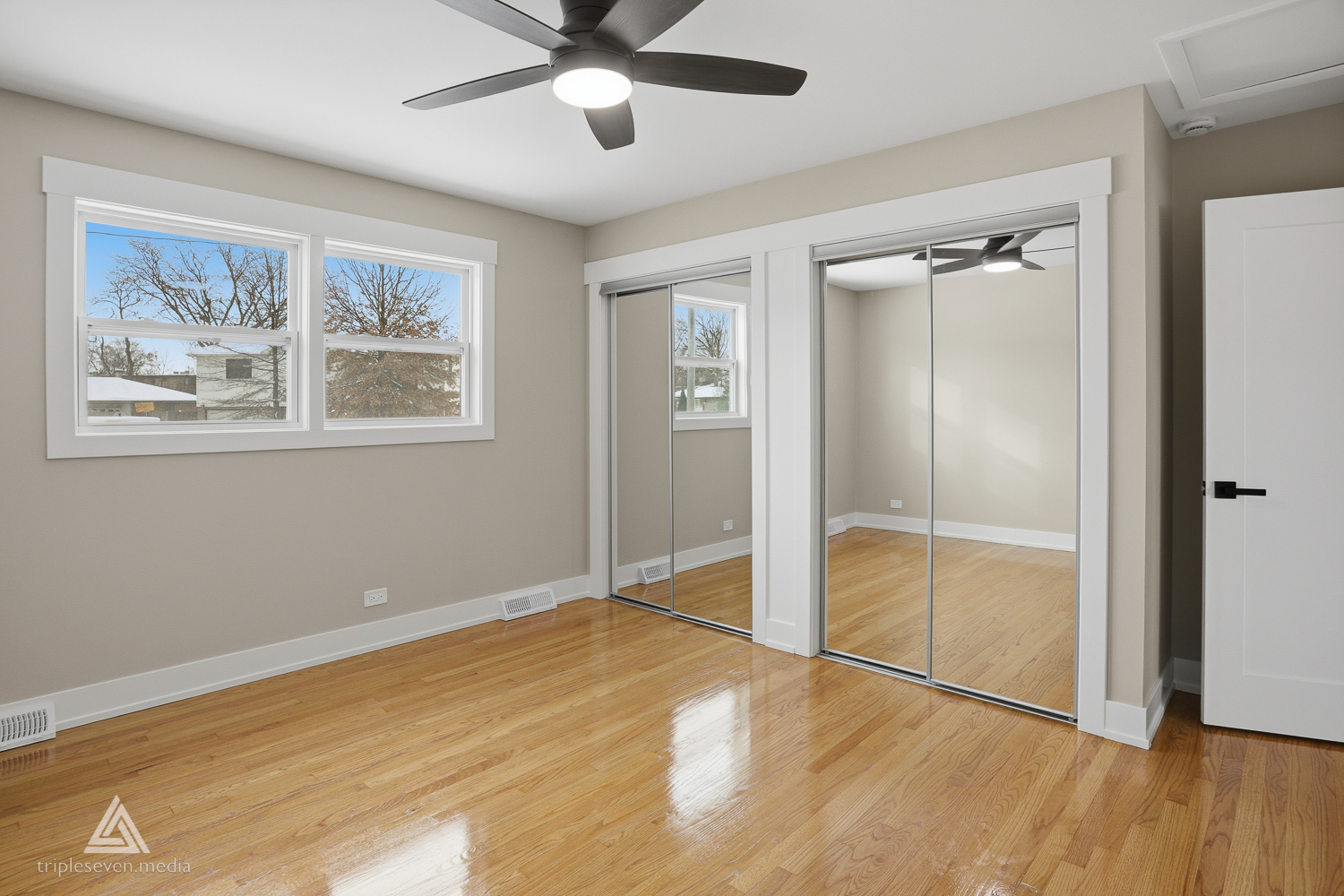 10738 S New England Avenue, Worth, IL 60482