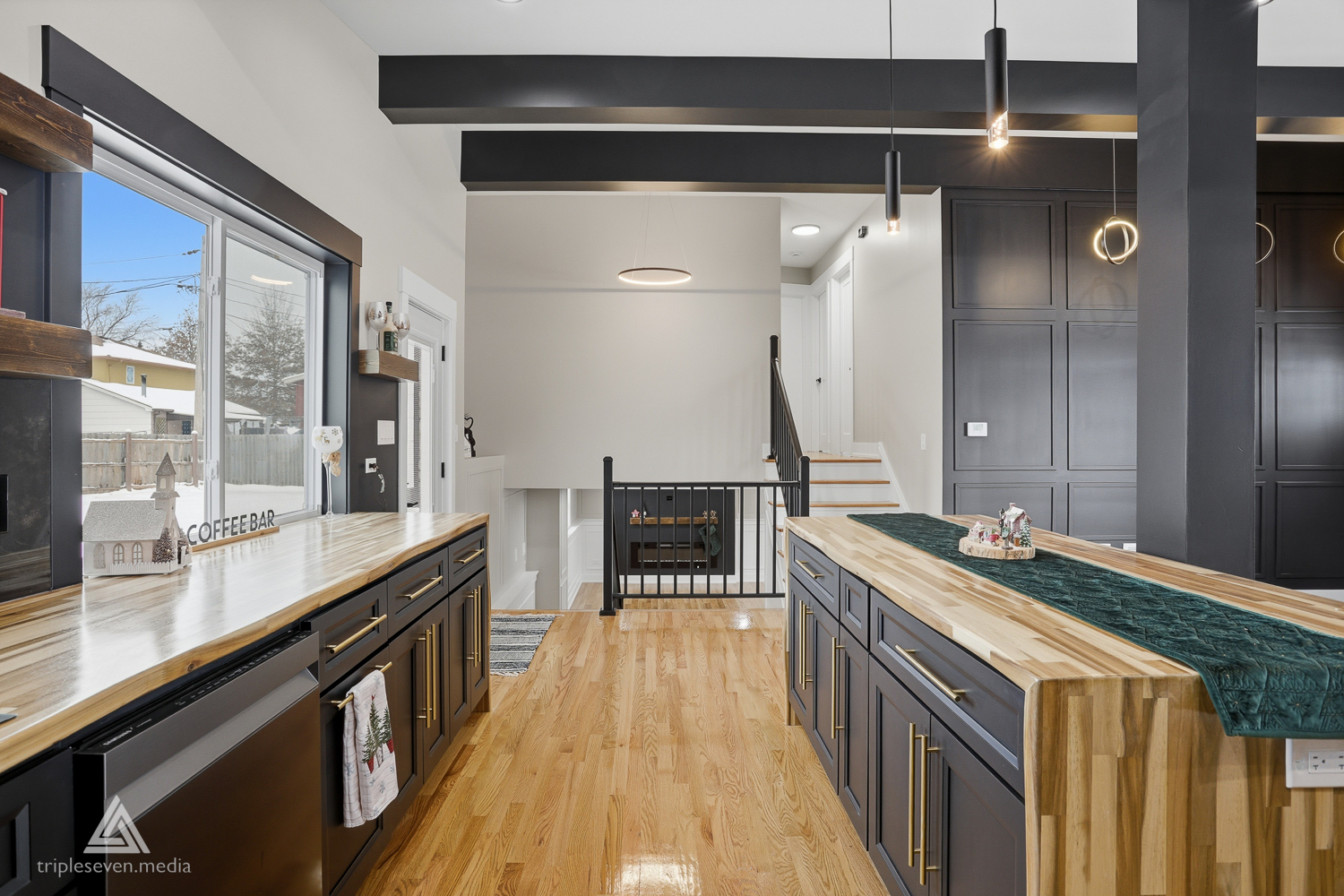 10738 S New England Avenue, Worth, IL 60482