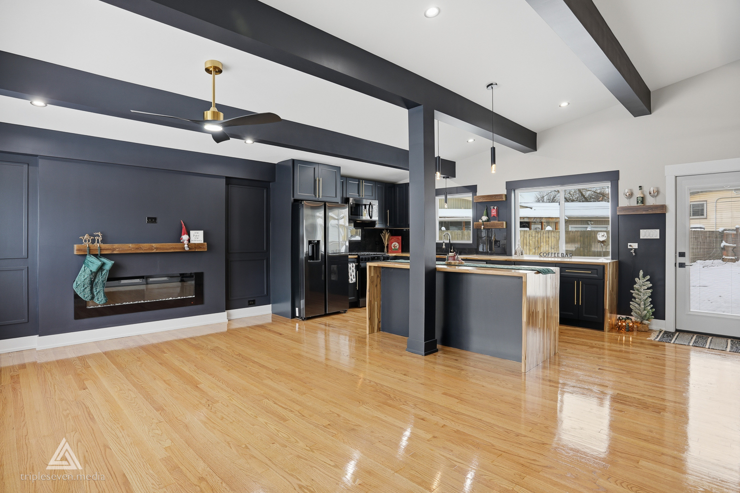 10738 S New England Avenue, Worth, IL 60482