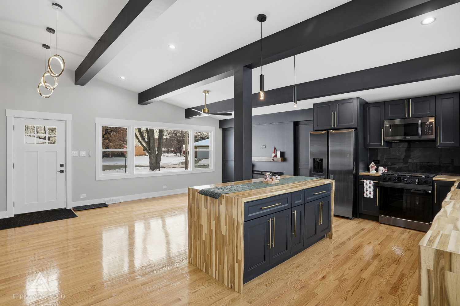 10738 S New England Avenue, Worth, IL 60482