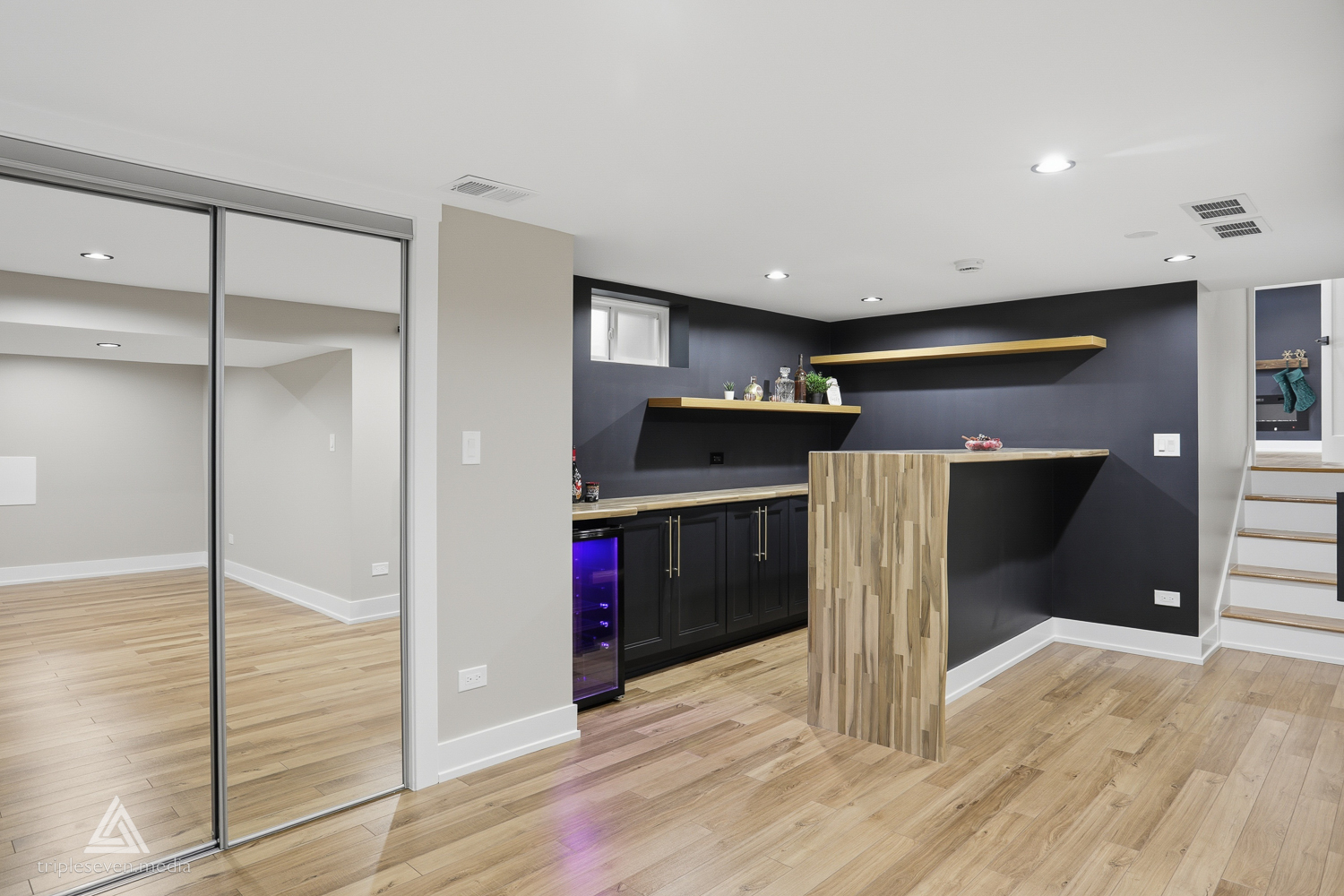 10738 S New England Avenue, Worth, IL 60482