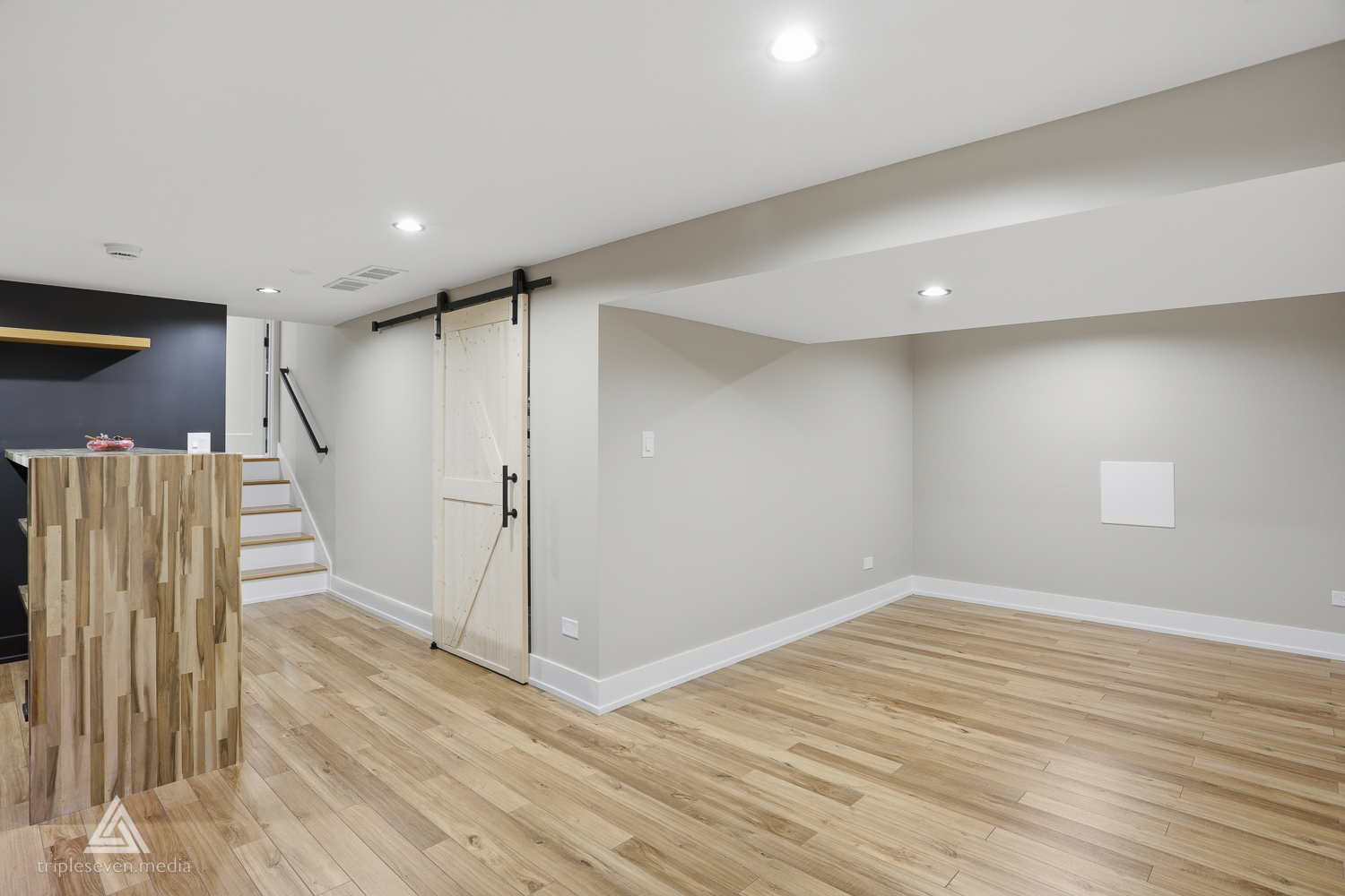 10738 S New England Avenue, Worth, IL 60482