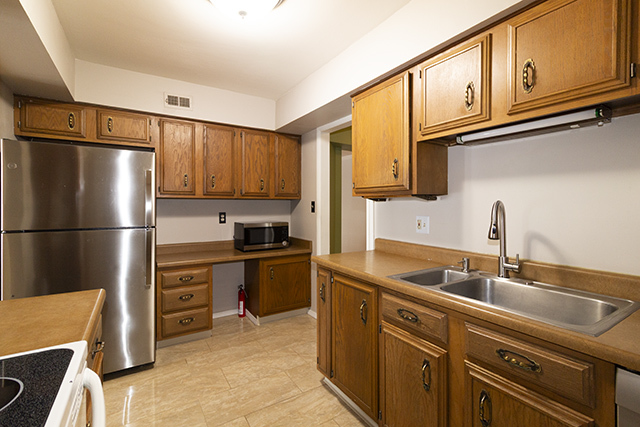 633 Cress Creek Lane #1, Crystal Lake, IL 60014