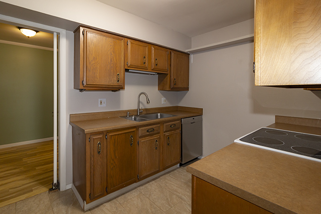 633 Cress Creek Lane #1, Crystal Lake, IL 60014