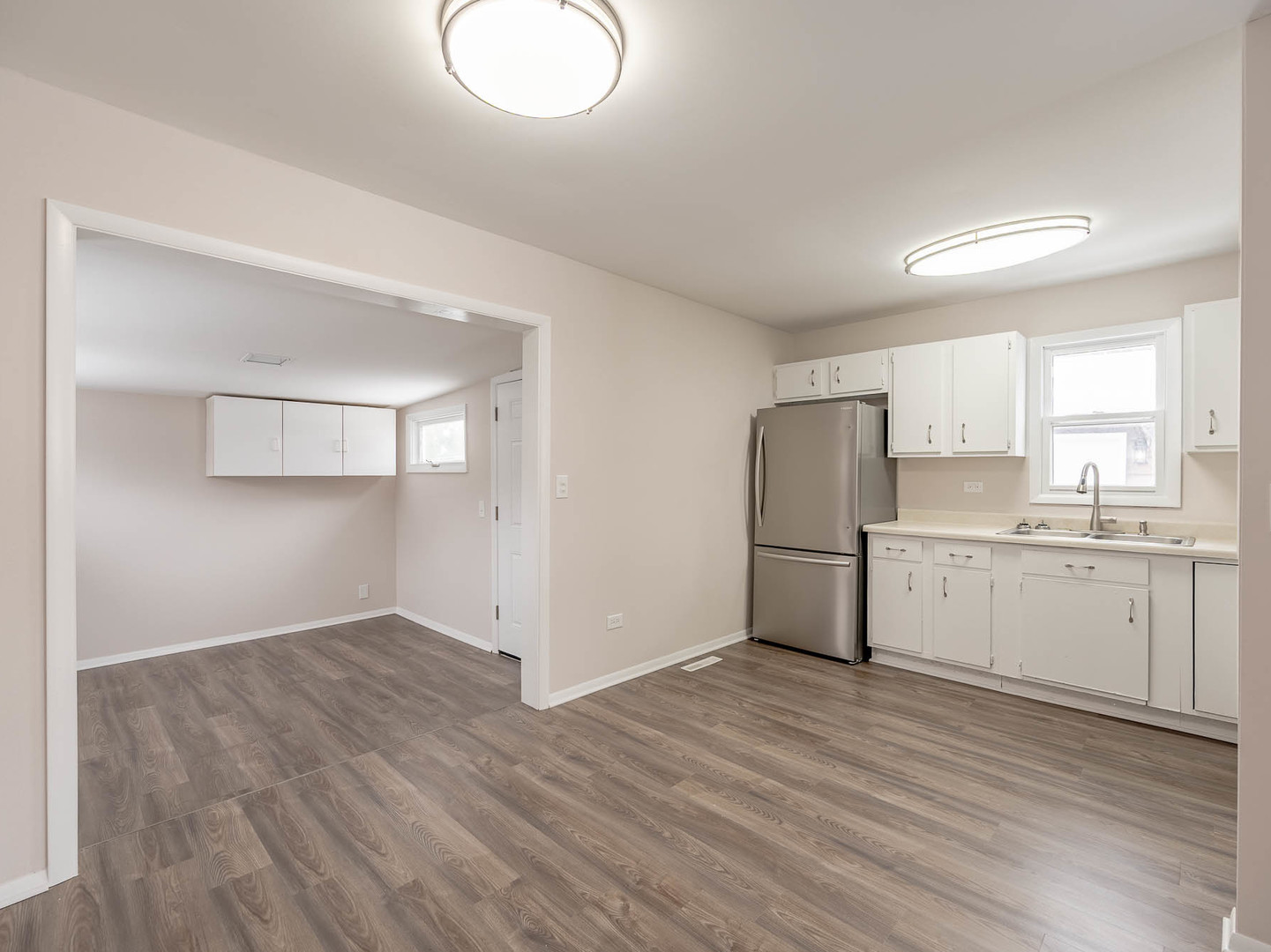 1807 Parklane Avenue, McHenry, IL 60050