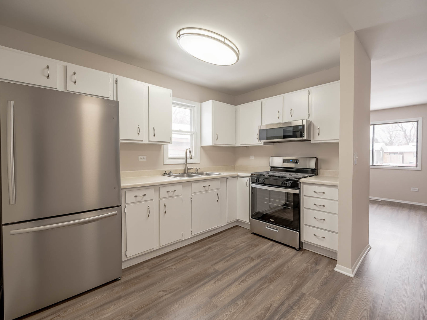 1807 Parklane Avenue, McHenry, IL 60050