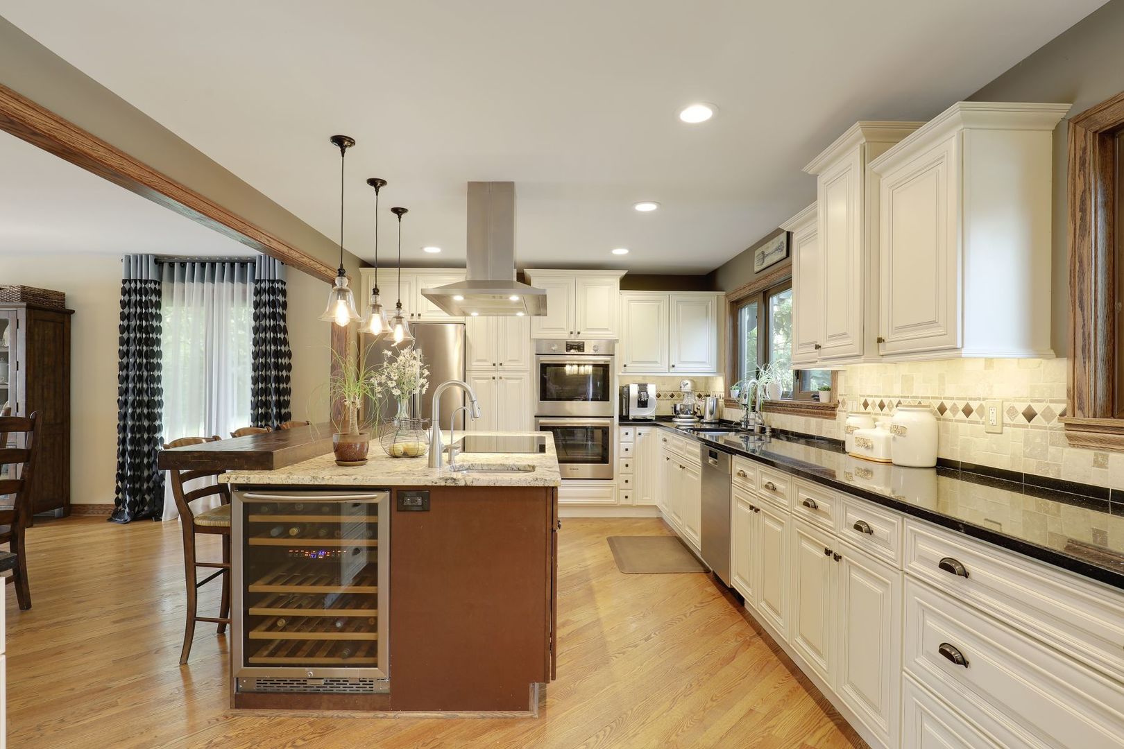 11400 Burr Oak Lane, Burr Ridge, IL 60527