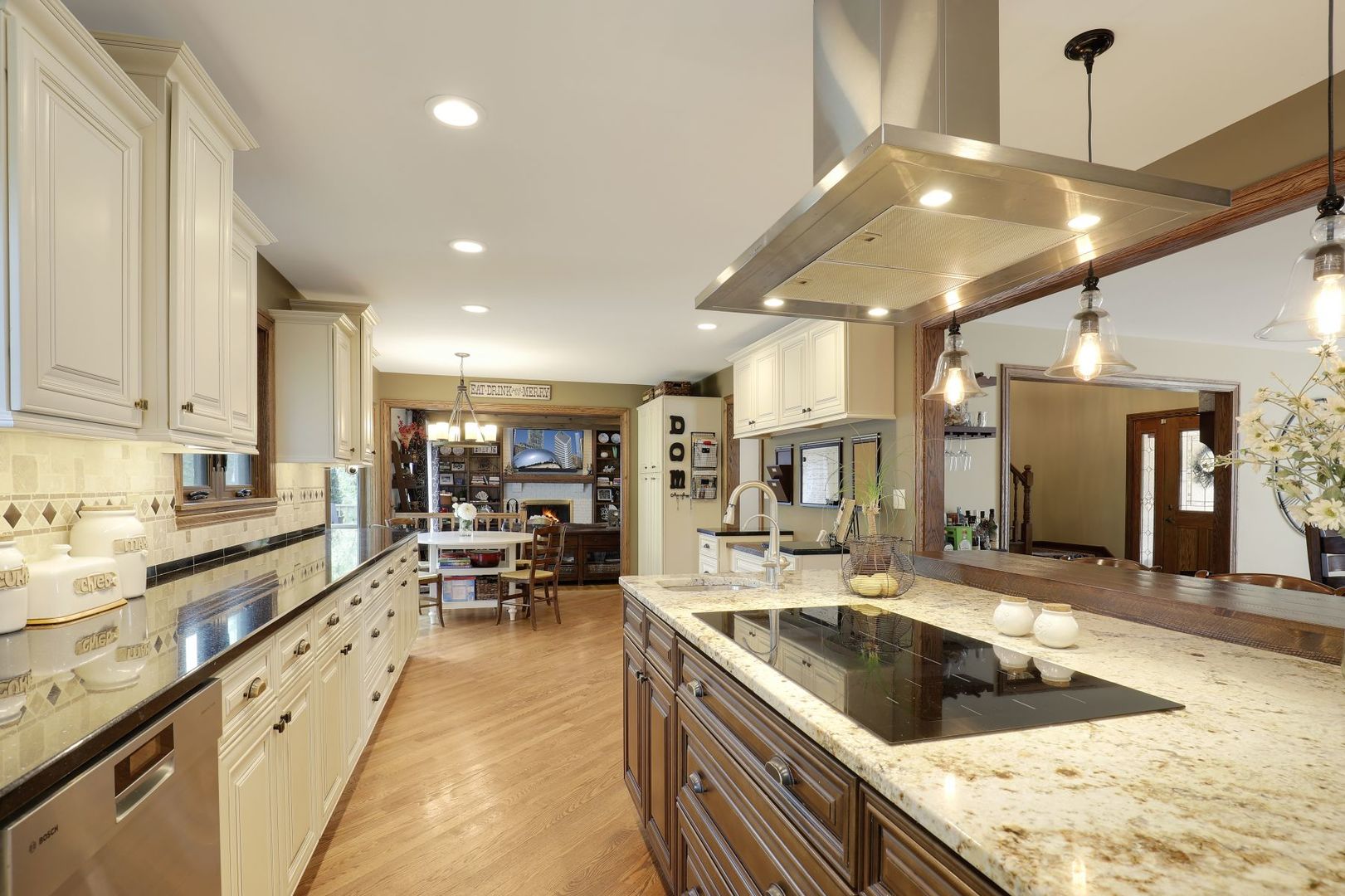 11400 Burr Oak Lane, Burr Ridge, IL 60527