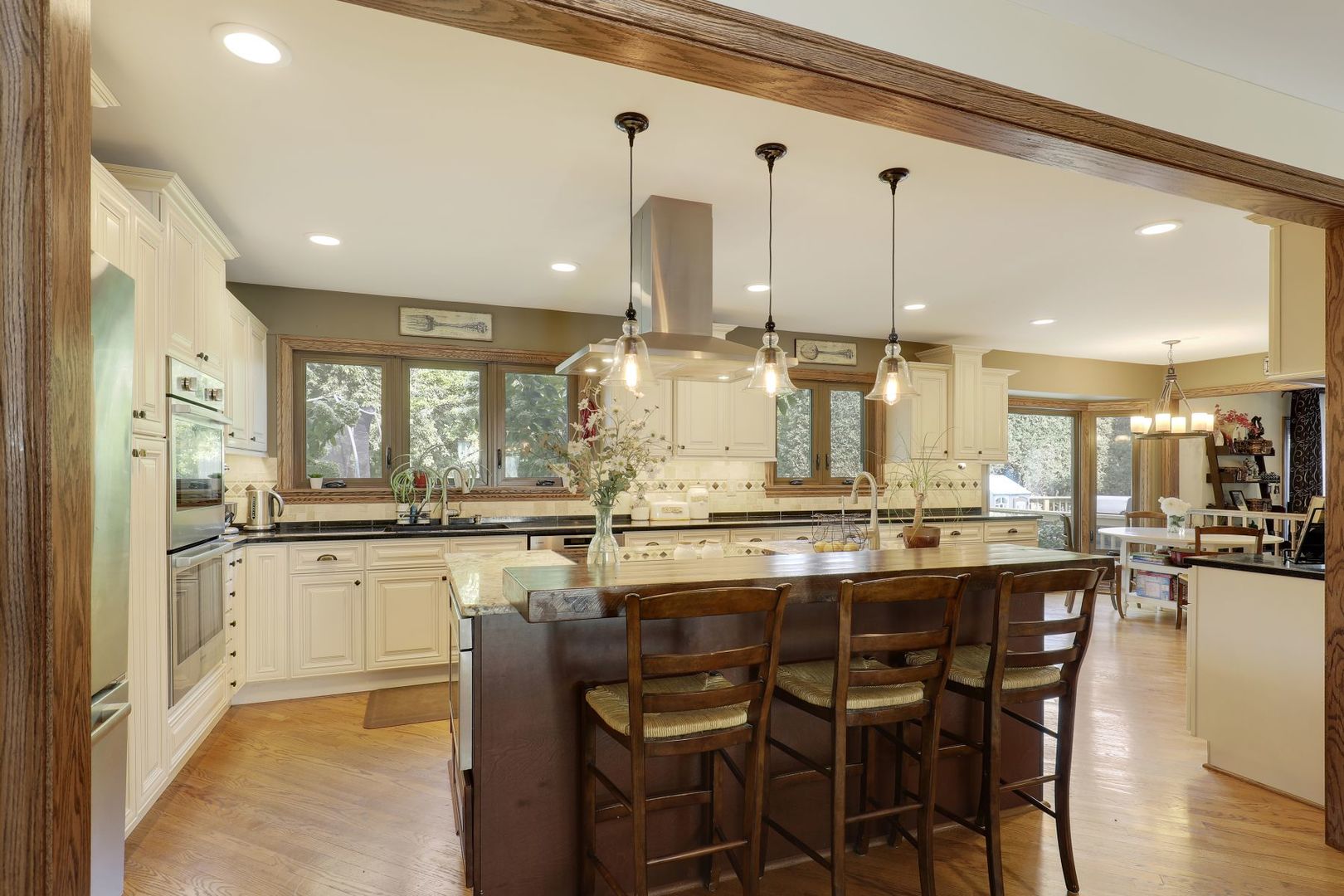 11400 Burr Oak Lane, Burr Ridge, IL 60527