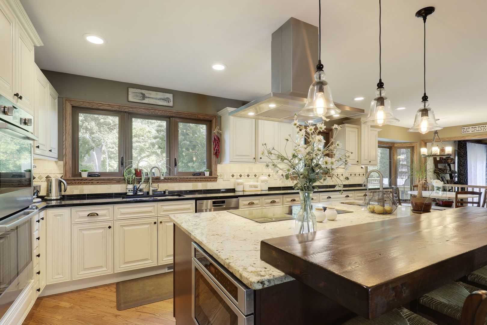 11400 Burr Oak Lane, Burr Ridge, IL 60527