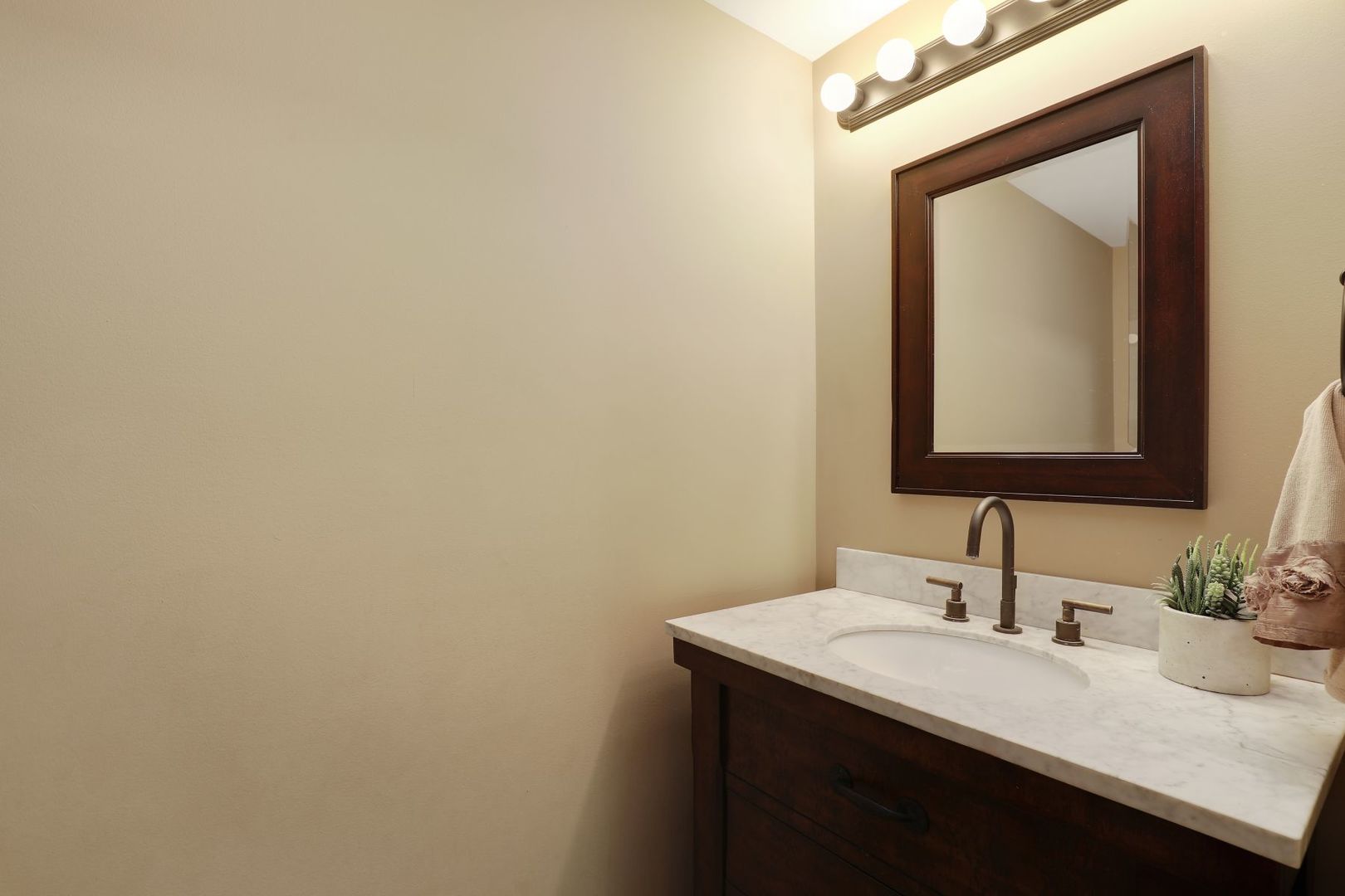 11400 Burr Oak Lane, Burr Ridge, IL 60527